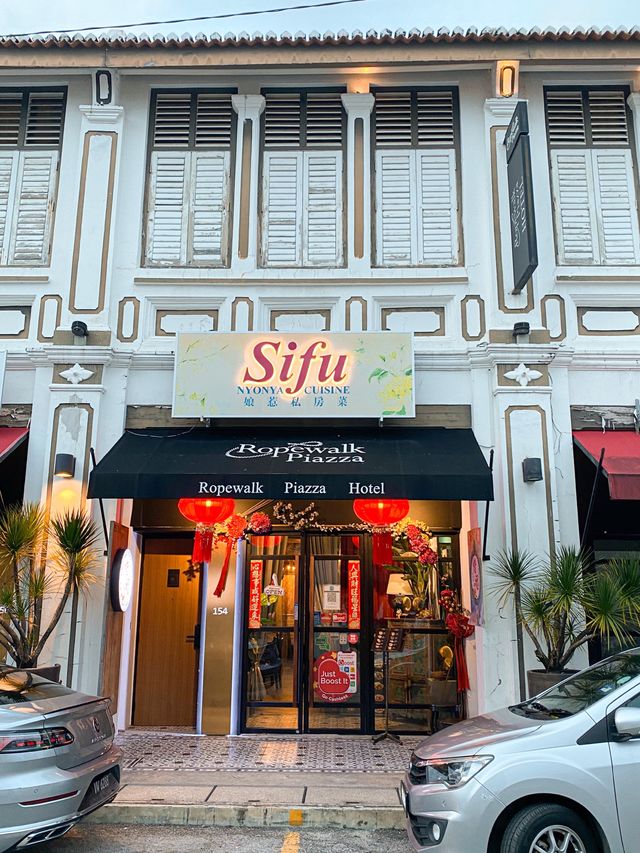 Beautiful Authentic Nyonya Food Restaurant 🇲🇾