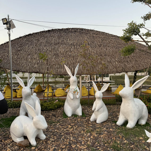 The bunny's hut cafe 🌦  🐰🛖