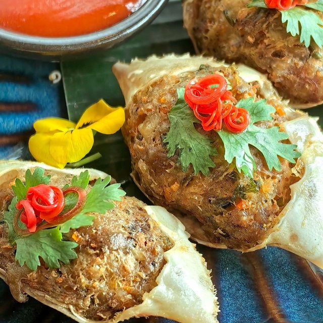 ร้าน 𝙊𝙣𝙚 𝙀𝙣𝙘𝙝𝙖𝙣𝙩𝙞𝙣g Thai Kitchen