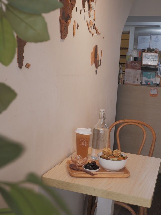 薄荷綠小窩，創意台式鹽酥雞：腐乳+蝦醬