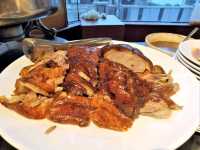 บุฟเฟต์มื้อเย็นสุดอลังที่โรงแรม The Emerald