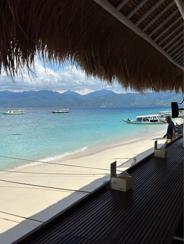 GILI MENO: Serene Family Getaway