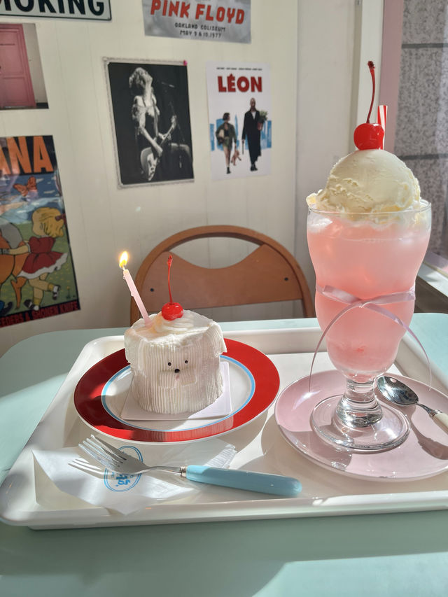 【韓国　ソンス】マルチーズの可愛いケーキが食べれるカフェ