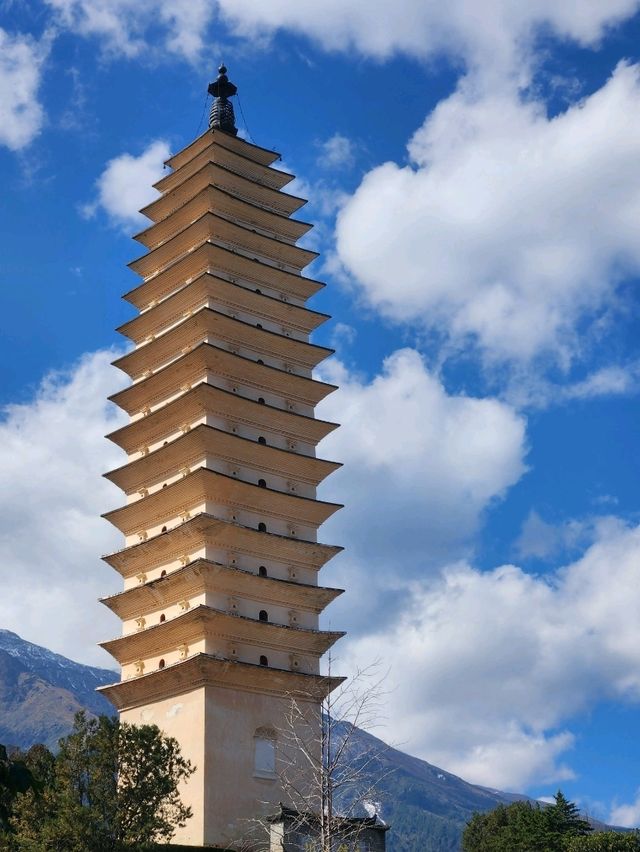 어마어마한 규모의 중국 3대불탑 중 하나인 숭성사삼탑