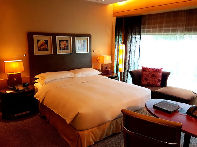 北京希爾頓酒店：地理位置優越，但提供高品質住宿