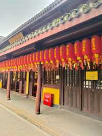 Longhua Pagoda