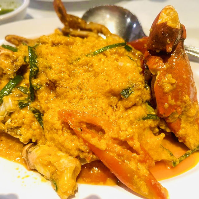 Exquisite Indulgence: Bangkok Somboon's Michelin-Worthy Chilli Crab