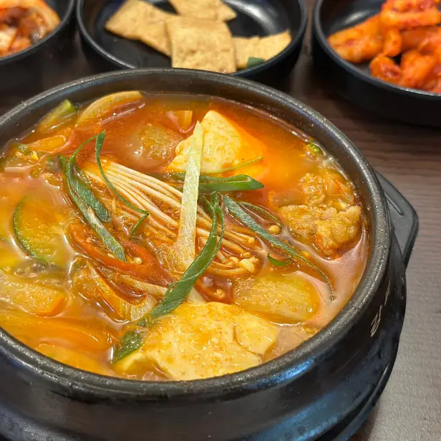 Gwanghwamun Office Workers' Lunch Hotspot: Kang Moon Soon Tofu