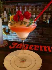 【福岡カフェ】カクテルが美しいバーのドライフラワーとキャンドルもオーナーのハンドメイド