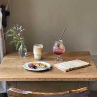 ヨンナムドンの細道にひっそりあるカフェ"witchandgretel" 🤎