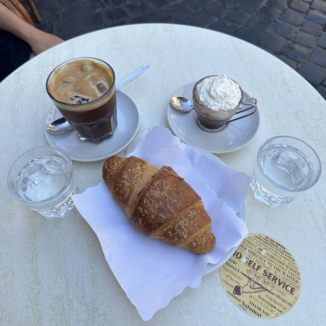 Sip Coffee at Rome’s Famous Old Cafe☕️