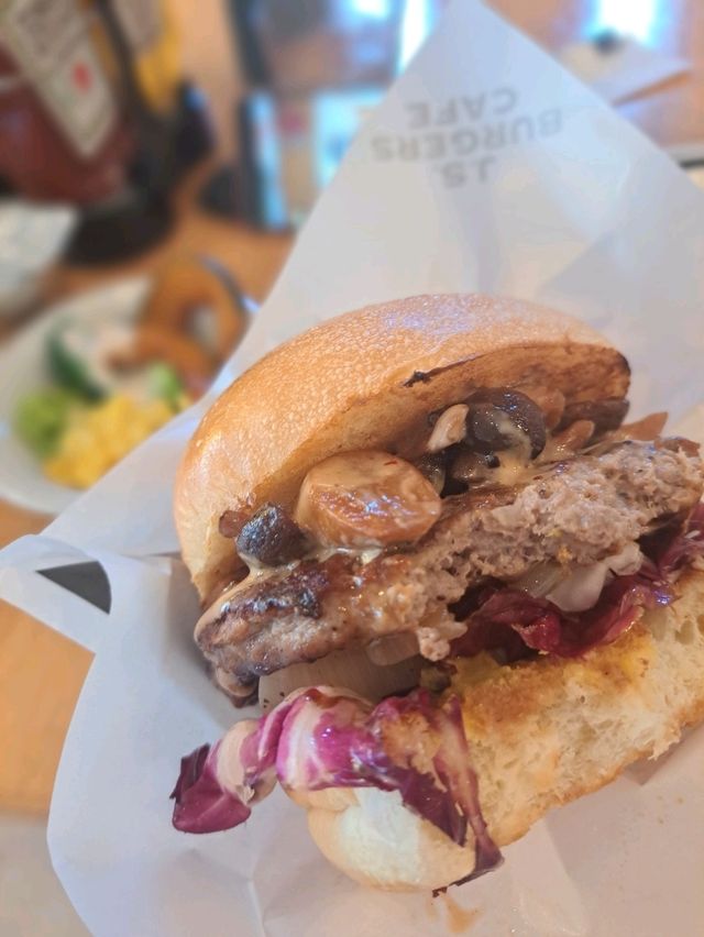 【ハーバーランド】サラダバー付き♪おひとり様ランチ