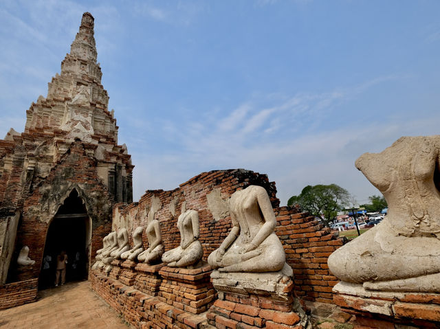 แต่งชุดไทยเป็นออเจ้า ถ่ายรูปสวยๆ ที่วัดไชยวัฒนาราม