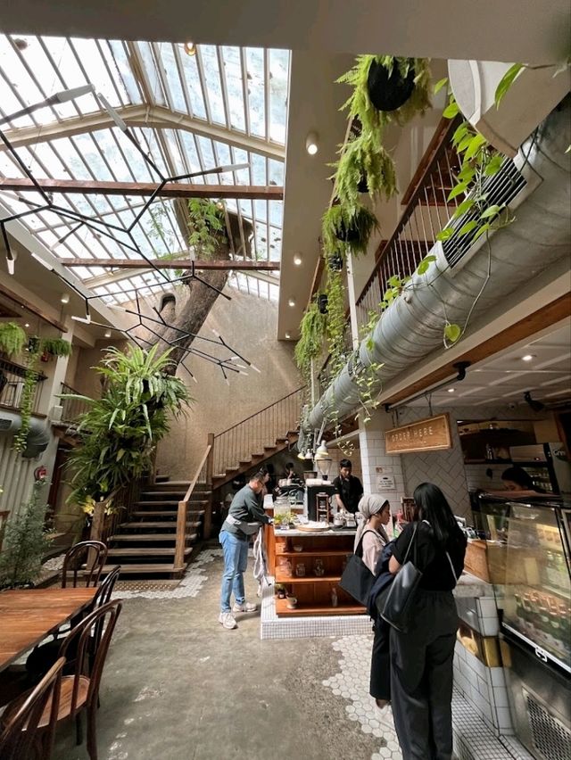 24 Hours Cafe