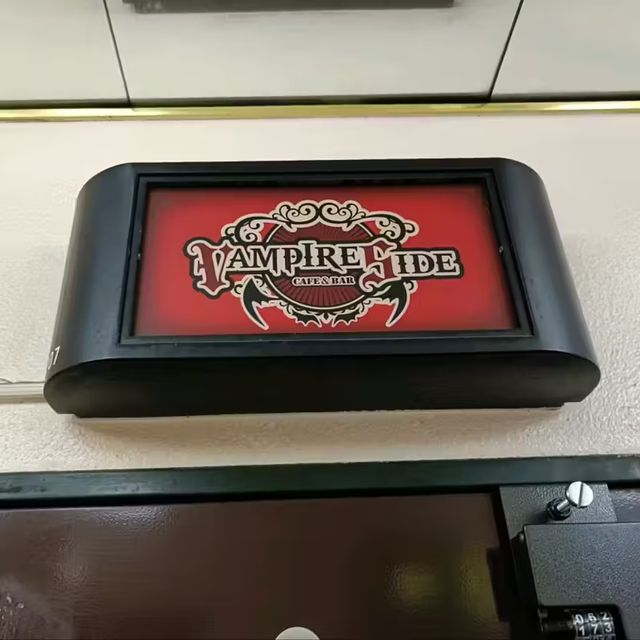 ヴァンパイアに会えるバー✨Cafe&BAR ヴァンパイアサイド