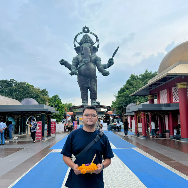 พระพิฆเนศองค์ยืนที่ใหญ่ที่สุดในโลกในไทยเรา
