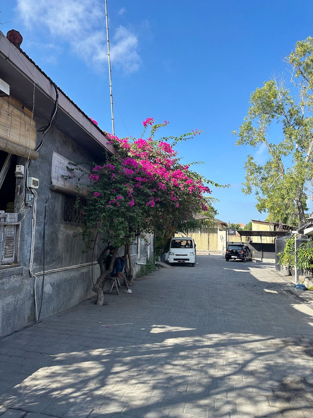 Trendy cafe in Uluwatu