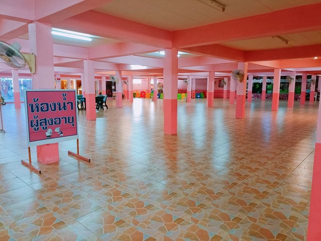 วัดเขาทุเรียน(วัด)สีชมพู  จ.นครนายก