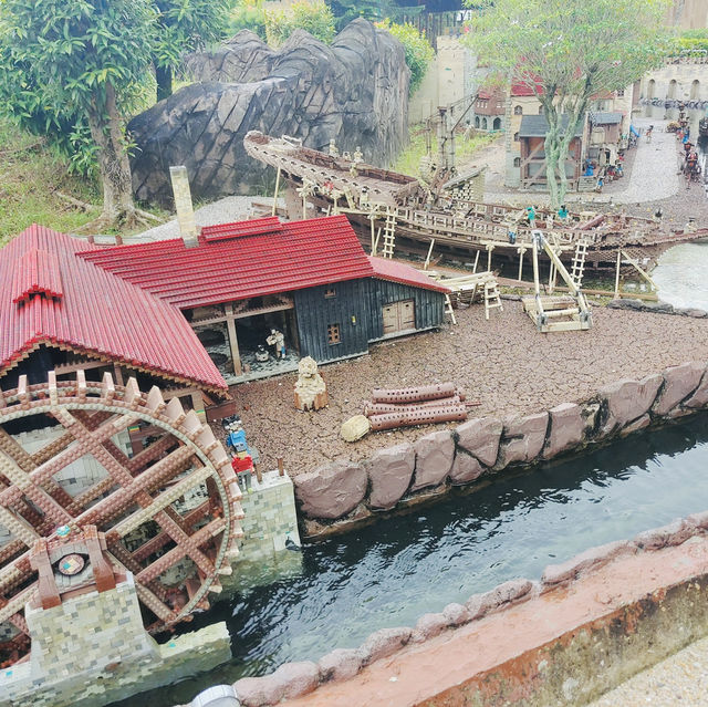Miniature Marvels: Exploring Asia’s Icons at Miniland, Legoland!