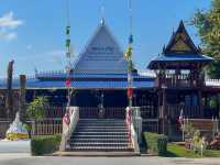 กราบหลวงพ่อเพชร ที่วัดศรีชุม