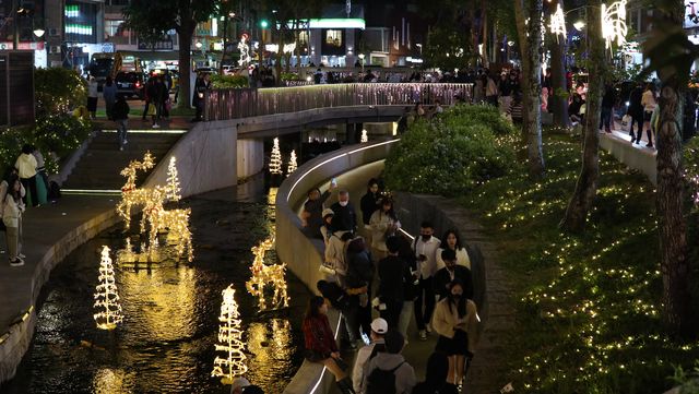 Enjoy the Christmas vibes around Taichung Old Station