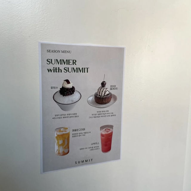 韓国🇰🇷 シンチョンにあるシンプルでおすすめなカフェ