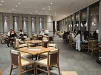 A nice chillax time while waiting for my flight at Haneda Sakura Lounge