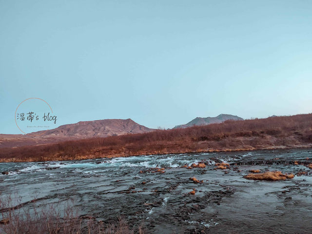 冰島黃金圈景點｜Bruarfoss Waterfall藍色秘境瀑布，冰島最藍瀑布！