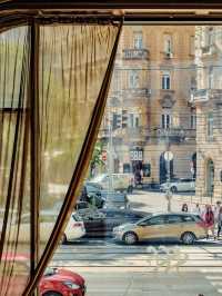 New York Cafe: Handsdown to the The Most Beautiful Cafe in the world 