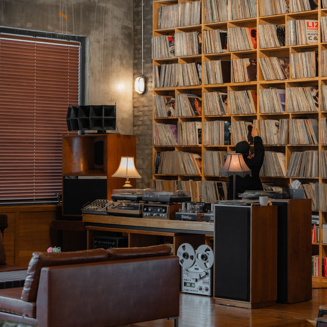 벽난로 앞에서 LP음악이 흐르는 숲속 산장🎶