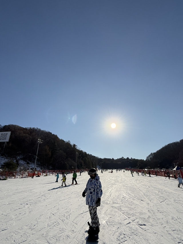 Snowboarding in Vivaldi Park Korea!