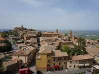 【イタリア・モンタルチーノ】旧市街にそびえる要塞