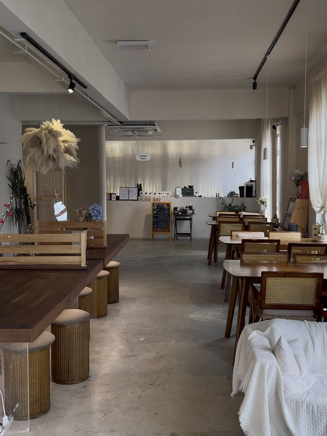 A Slow Day, a Perfect Matcha: Our Favorite Treats at Slow Day Cafe in Mount Austin JB