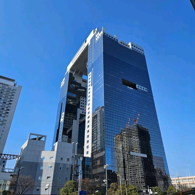 Umeda Sky Building (梅田スカイビル) – Breathtaking Views of Osaka