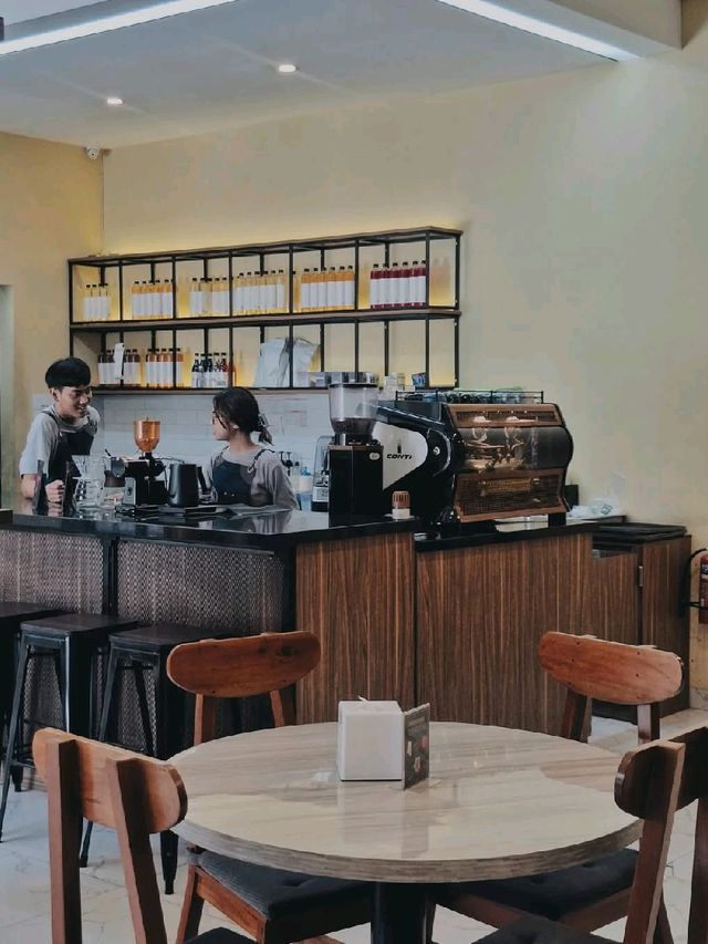 LOYALATTE COFFEE & EATERY