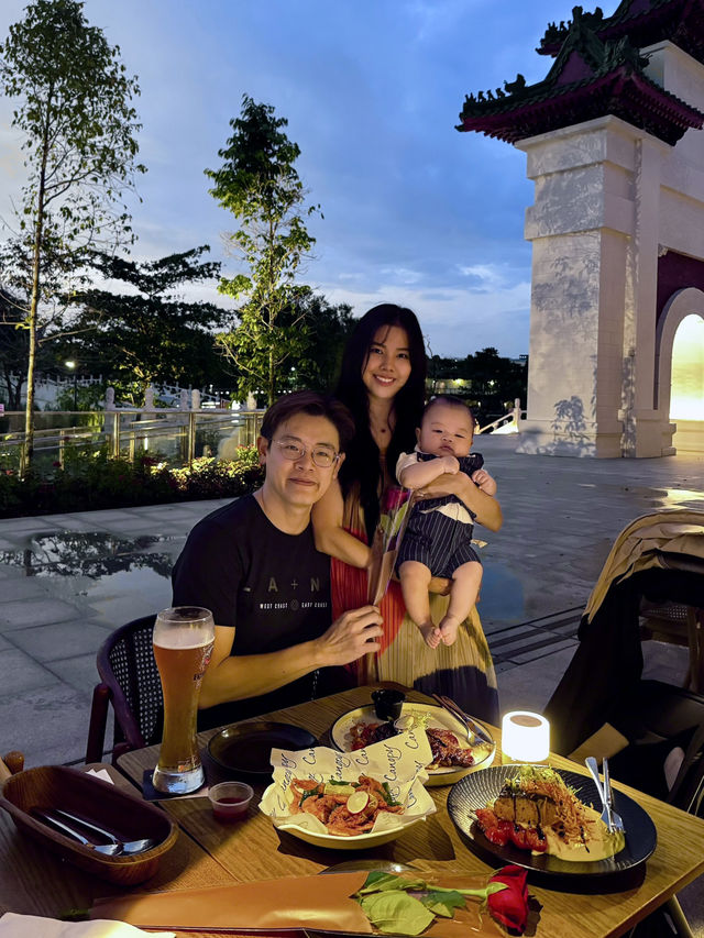 We had a lovely outdoor dinner!