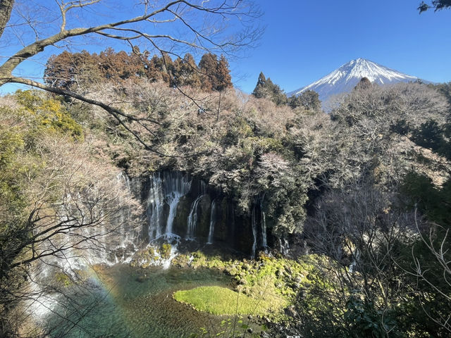 富士山本尊靚 加個瀑布更有動感