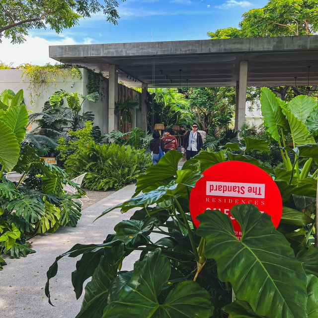 🌴 𝗧𝗵𝗲 𝗦𝘁𝗮𝗻𝗱𝗮𝗿𝗱 𝗛𝘂𝗮 𝗛𝗶𝗻 ⛱️  