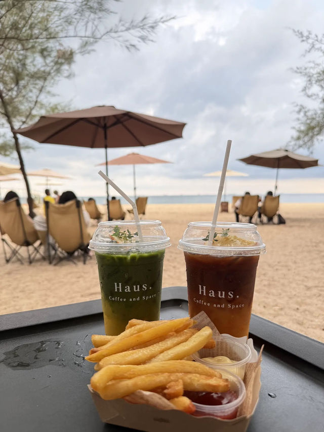 Haus Coffee and Space คาเฟ่ริมหาดแสงจันทร์ จ.ระยอง