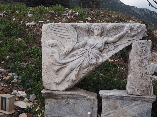 🇹🇷世界遺産・🏛️ エフェソス遺跡 – 古代ローマが息づく壮大な都市遺跡