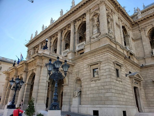 [🇭🇺ブダペスト] 聖イシュトヴァーン大聖堂 — 街の中心にそびえる壮麗なファサード