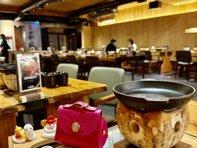 高雄輕軌(光榮碼頭)站附近2分鐘的美食餐廳(萩椛和牛燒肉)非吃不可 高雄輕軌(光榮碼頭)站附近2分鐘的美食餐廳(萩椛和牛燒肉)非吃不可
