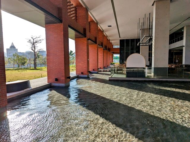 福爾摩沙遊艇酒店，體驗安平絕美的夕陽美景