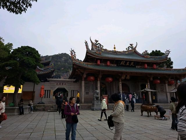 도시 한가운데 고요한 절, 샤먼 남보타사