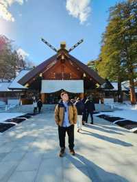 Sacred Winter Serenity at Hokkaido Shrine: A Snow‑Cloaked Shinto Retreat