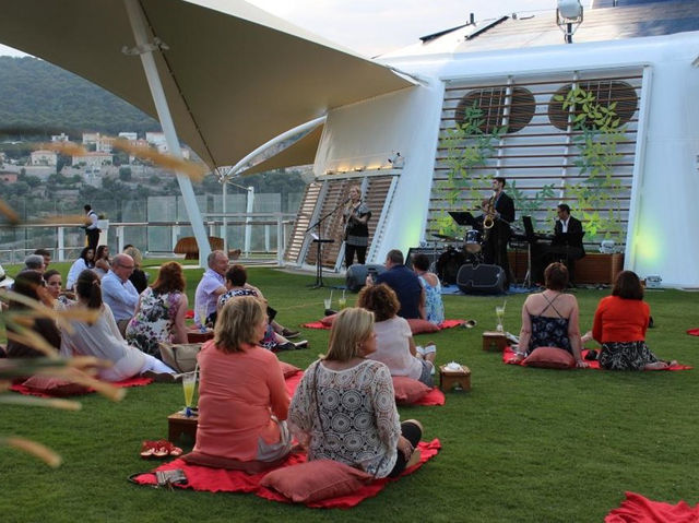 🌟 CELEBRITY EQUINOX: A Perfect Mix of Relaxation & Adventure! ⚓
