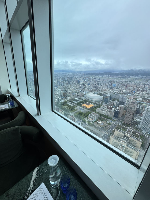 台北101大樓頂層咖啡店
