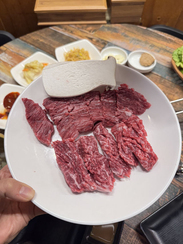 광주 운암동 소고기집 – 참숯 위에 올라간 1등급 한우의 풍미