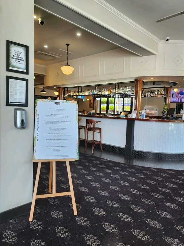 🇦🇺 Experience Relaxed Dining in Aspley, Queensland, Australia