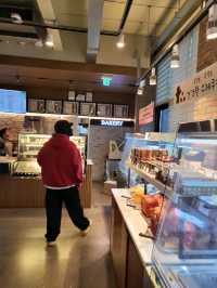 매계절 예쁘게 변신하는 천안 대형카페